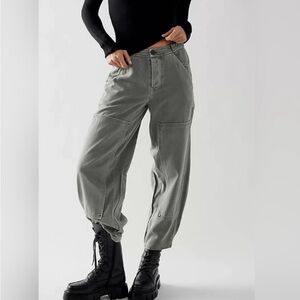 Free people barrel cargo pants NWOT